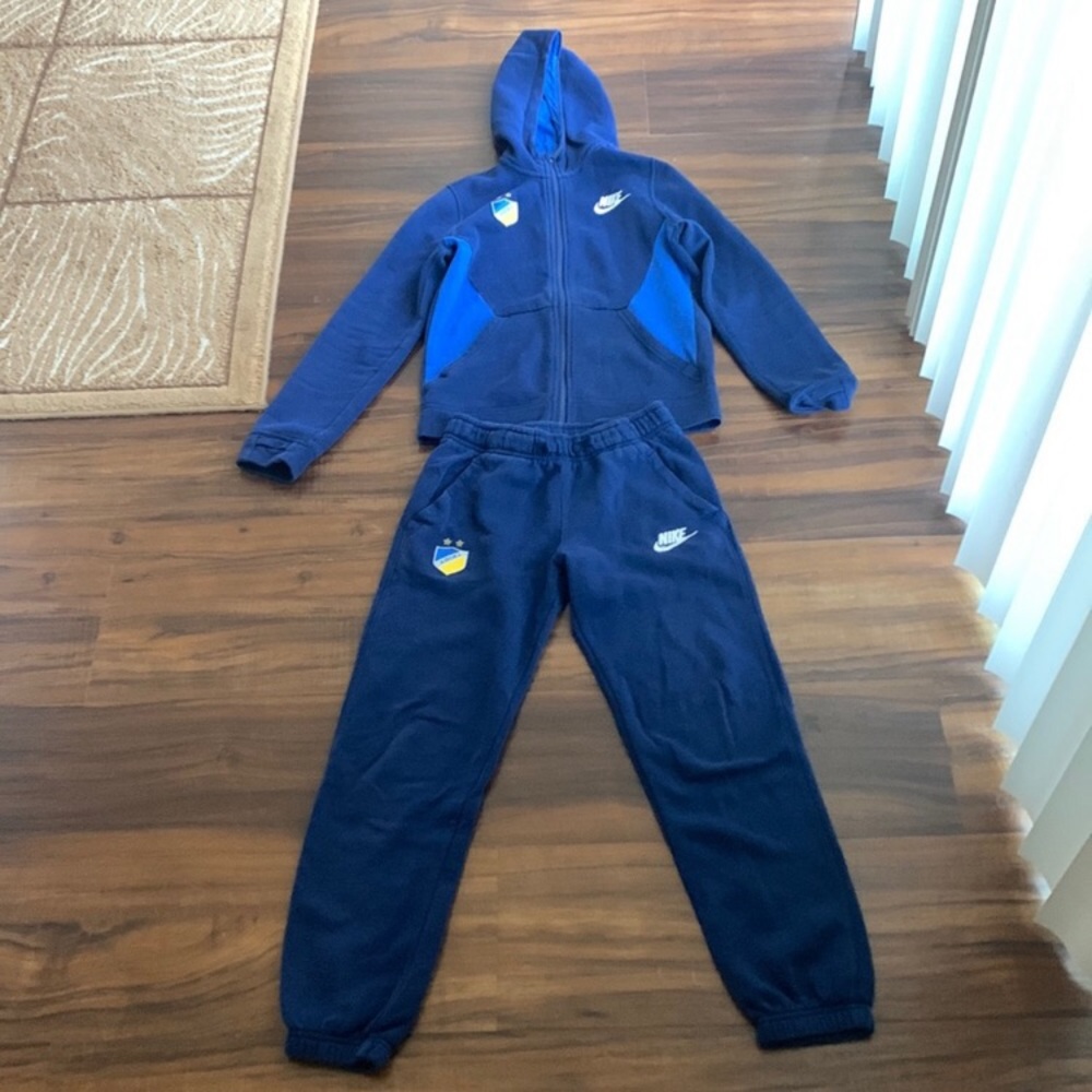 Rare Nike set for 10-12 years old